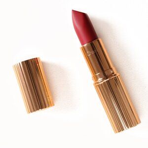 Charlotte Tilbury: Matte Revolution: Red Carpet Red